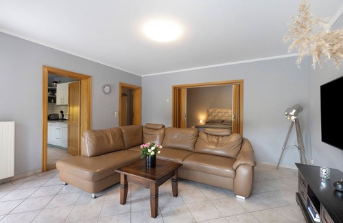 Groß Lindow Apartment | Apartment 'Am Wasser 2' with Lake View, Shared Terrace, and Wi-Fi