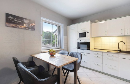 Groß Lindow Apartment | Apartment 'Am Wasser 2' with Lake View, Shared Terrace, and Wi-Fi