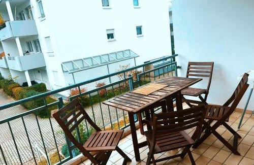 Zentrum-Sued Apartment | Apartment an der Uni mit Tiefgarage und Loggia
