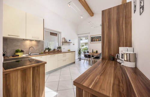 St. Michael/San Michele Apartment | Apartment 'Angerblick' with Mountain View, Private Terrace and Wi-Fi - Vacation on the farm
