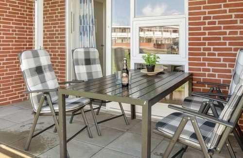 Emmerlev Apartment | Apartment "Antomine" - 100m from the sea in Western Jutland in Højer - 6 persons, 2 bedrooms