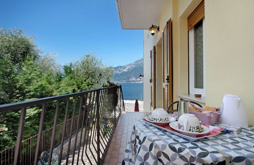 Brenzone sul Garda Apartment | Apartment 'Appartamento Marilu' with Lake View, Wi-Fi and Air Conditioning