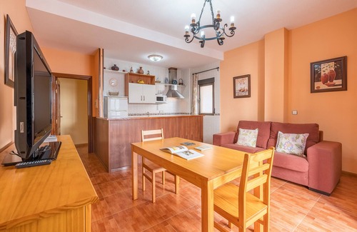Guejar Sierra Apartment | Apartment 'Apartamento De 2 A 4 Personas' with Lake View, Balcony and Wi-Fi