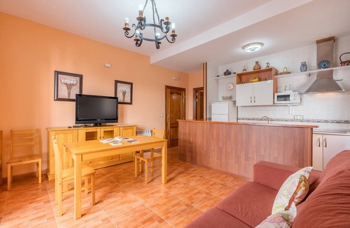 Guejar Sierra Apartment | Apartment 'Apartamento De 2 A 4 Personas' with Lake View, Balcony and Wi-Fi