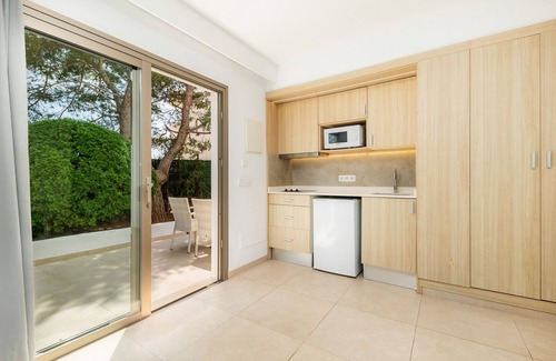Cala Ferrera Apartment | Apartment 'Apartamento Aquamarina 4' with Shared Pool, Wi-Fi and Air Conditioning