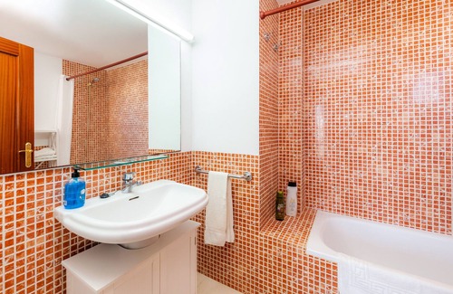 Cala Bona Apartment | Apartment 'Apartamento Oliva' with Shared Pool, Wi-Fi and Air Conditioning