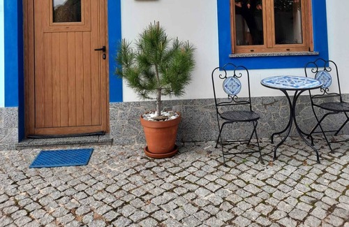 Barracao Apartment | Apartment "Apartamento - Casa Alfarrobeira" with Mountain View, Shared Pool & Wi-Fi