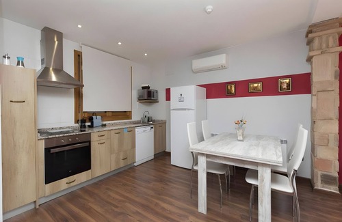 Daroca Apartment | Apartment 'Apartamento Rica' with Private Terrace, Wi-Fi and Air Conditioning
