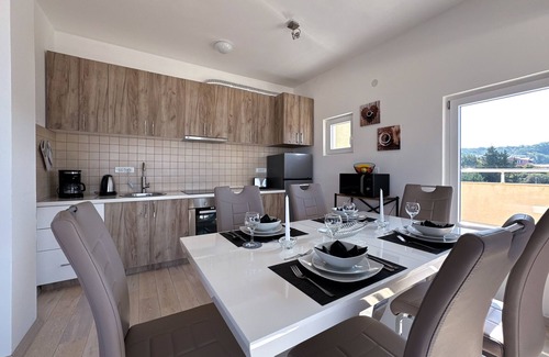 Bar Apartment | Apartment/apartment for 4 guests with 102m² in Dobra Voda (268394)