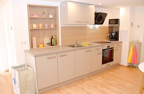 Gemarkung Tieringen Apartment | Apartment 'Apfelwiese' with Private Terrace, Private Garden and Wi-Fi