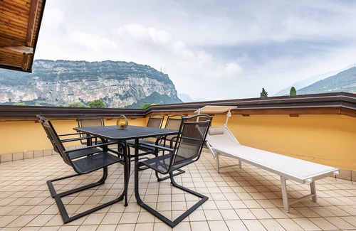 Torbole sul Garda Apartment | Apartment 'Appartamento Azzurro N 6' with Mountain View, Private Terrace and Shared Garden
