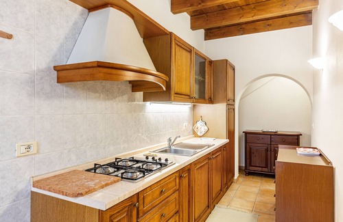 Montioni Apartment | Apartment 'Appartamento Trilocale' with Shared Terrace, Shared Garden and Wi-Fi