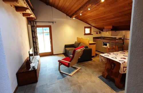 Cogne House | Apartment 'Appartamento 3' with Balcony and Wi-Fi