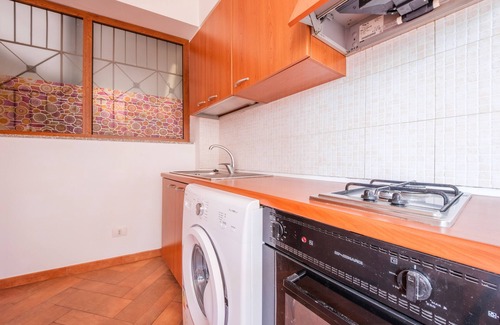 Mazzeo Apartment | Apartment 'Appartamento Daisy' with Sea View, Wi-Fi and Air Conditioning