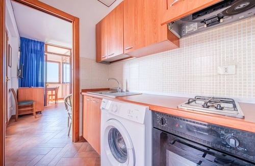 Mazzeo Apartment | Apartment 'Appartamento Ginestra' with Sea View, Wi-Fi and Air Conditioning