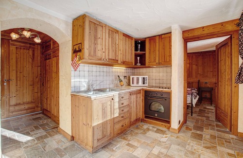 Cogne Apartment | Apartment 'Appartamento Grivola Cogne' with Mountain View and Private Garden