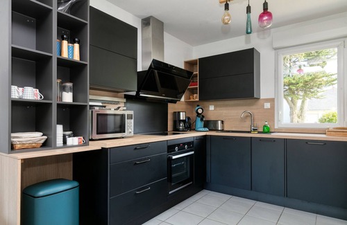 Le Croisic Apartment | Apartment 'Appartement Croisic' with Private Terrace, Private Garden and Wi-Fi