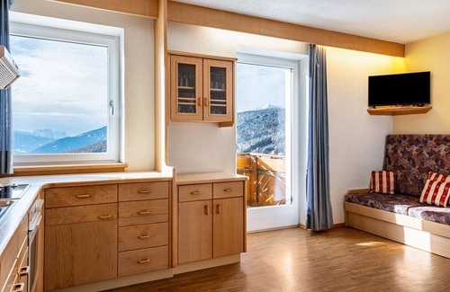 Maranza Apartment | Apartment 'Apt Sellablick' with Mountain View, Private Terrace and Wi-Fi