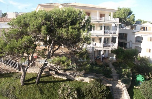 Cala Figuera Apartment | Apartment 'Apto Villa Sirena Vista Piscina' with Shared Pool, Wi-Fi and Air Conditioning