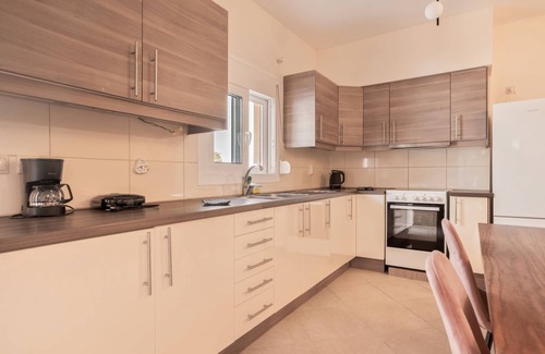 Kefalonia Apartment | Apartment 'Ardavani City 6' with Shared Terrace, Wi-Fi and Air Conditioning