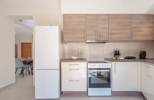 Kefalonia Apartment | Apartment 'Ardavani City 13' with Shared Terrace, Wi-Fi and Air Conditioning