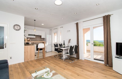 Bicine Apartment | Apartment Ariela (84581-A1) - Skradin