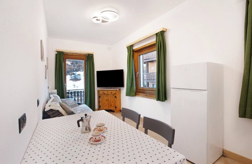 San Rocco Apartment | Apartment "Arlecchino" with Mountain View, Balcony & Wi-Fi