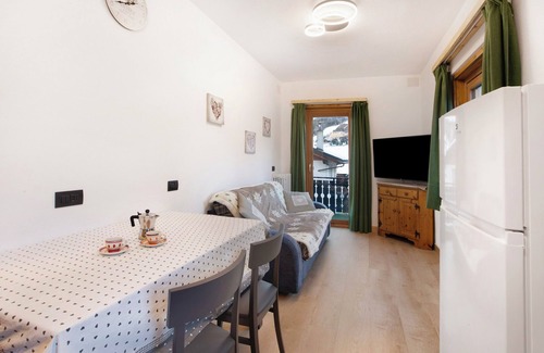 San Rocco Apartment | Apartment "Arlecchino" with Mountain View, Balcony & Wi-Fi