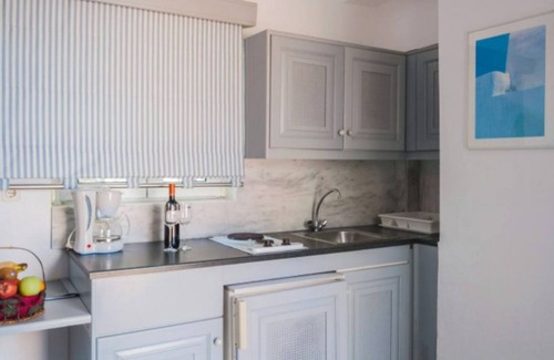 Maleme Apartment | Apartment Art Deco