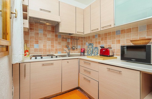 Cugnana Verde Apartment | Apartment "Asfodeli Cugnana Verde" with Sea View, Shared Pool & Wi-Fi