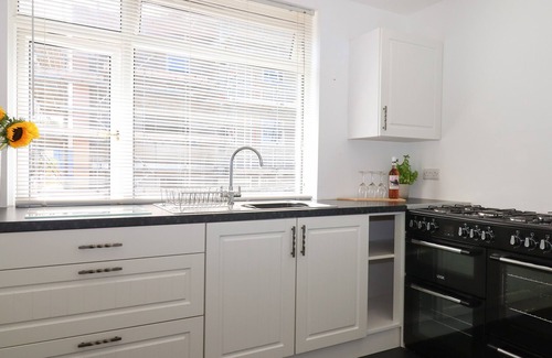Babbacombe Cottage | APARTMENT AT MORNINGSIDE HOTEL, family friendly in Torquay