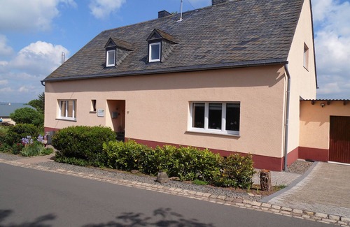 Lascheid Apartment | Apartment at St. James, amidst the nature park Südeifel, on the edge of Islek