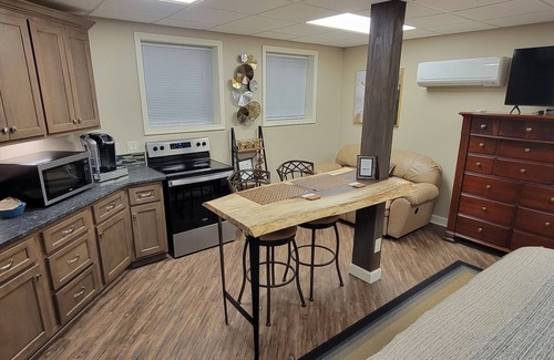 Lenoir Apartment | Apartment at the base of the Blue Ridge Mountains