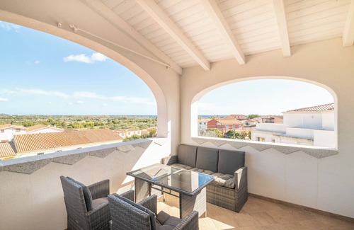 Budoni Apartment | Apartment 'Attico Con Vista Mare A Budoni' with Sea View, Terrace and Air Conditioning