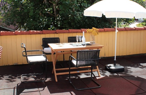Sunthausen Apartment | Apartment 'Auf Der Baar' with Private Terrace, Wi-Fi and Air Conditioning