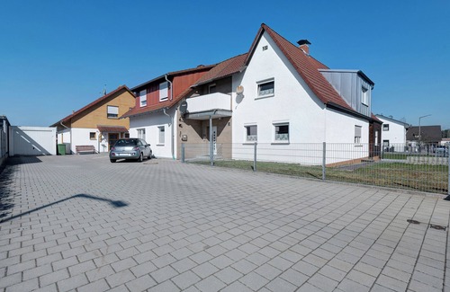 Schwandorf Apartment | Apartment 'Aufm Weinberg 1' with Wi-Fi