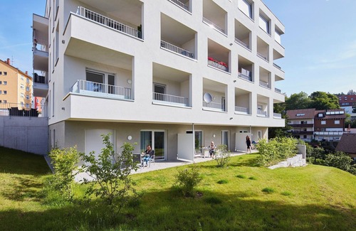 Sankt Georgen im Schwarzwald Apartment | Apartment 'Auszeit Mit Pflegen - Fewo 1' with Shared Garden, Balcony and Wi-Fi