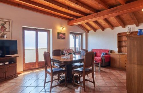 Calozzo Apartment | Apartment Azalea by Interhome