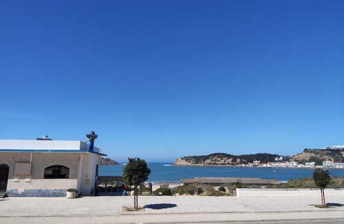 Sao Martinho do Porto Apartment | Apartment by the beach! With large balcony!