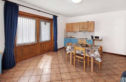 Trepalle Apartment | Apartment "Bait del Pont 53" with Mountain View, Wi-Fi & Garden