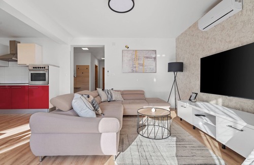 Duce Apartment | Apartment Bakota with panoramic sea view, only 200m from the sea