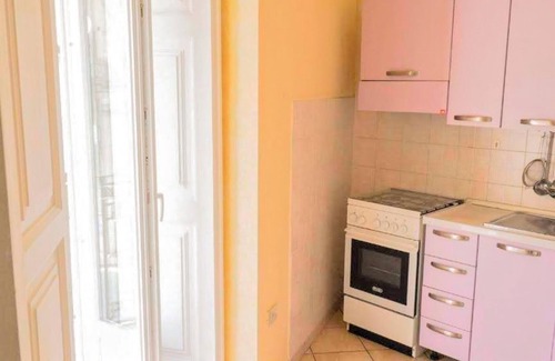 Monte Sant'Angelo Apartment | Apartment 'Barbahouse' with Balcony and Wi-Fi