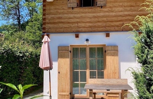 Aschau im Chiemgau Apartment | Apartment 'Bergliebe Sachrang' with Mountain View, Private Terrace and Wi-Fi