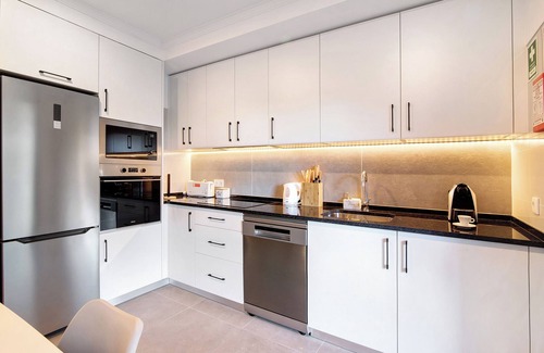 Tavira Apartment | Apartment 'Beira Mar - 1º Esquerdo' with Balcony, Wi-Fi and Air Conditioning