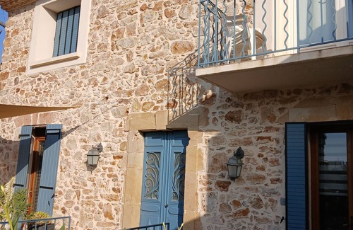 Gabian Apartment | Apartment between land and sea