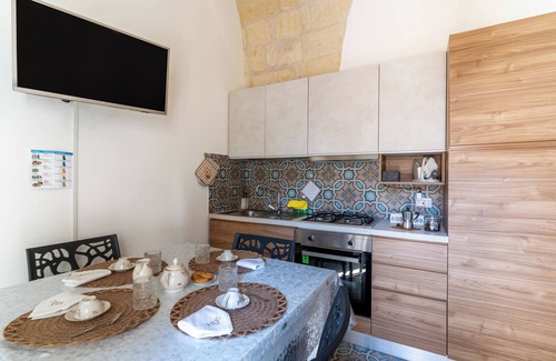 Giurdignano Apartment | Apartment 'Bilocale' with Private Terrace and Air Conditioning