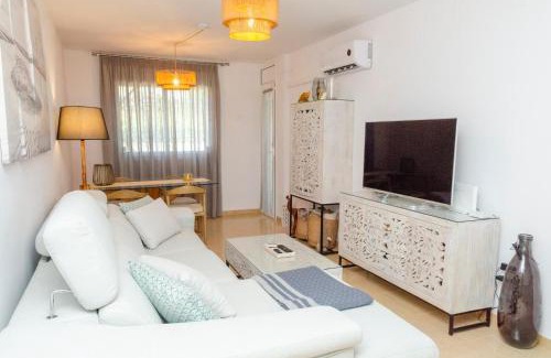 Alcanar Apartment | Apartment block from the sea