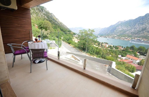 Skaljari Apartment | Apartment Boki