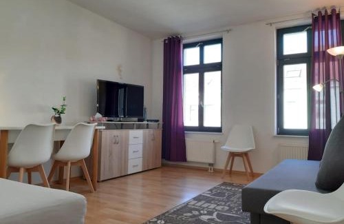 Nordost Apartment | Apartment business and tourism BMW Messe with balcony