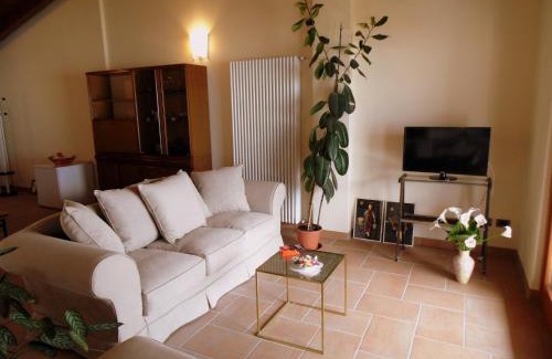 Marone Apartment | Apartment by Lake Iseo with Stunning Views